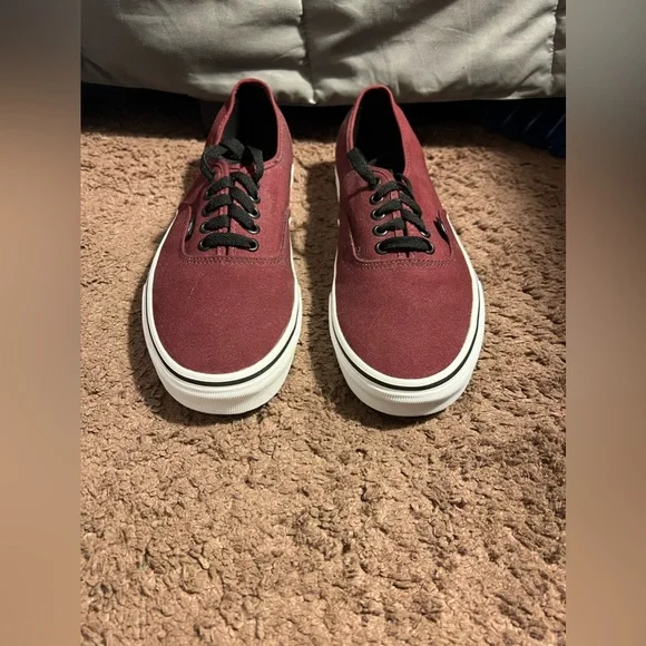 BRAND NEW & NEVER WORN | Unisex Maroon Authentic Classic Vans - Picture 2 of 6